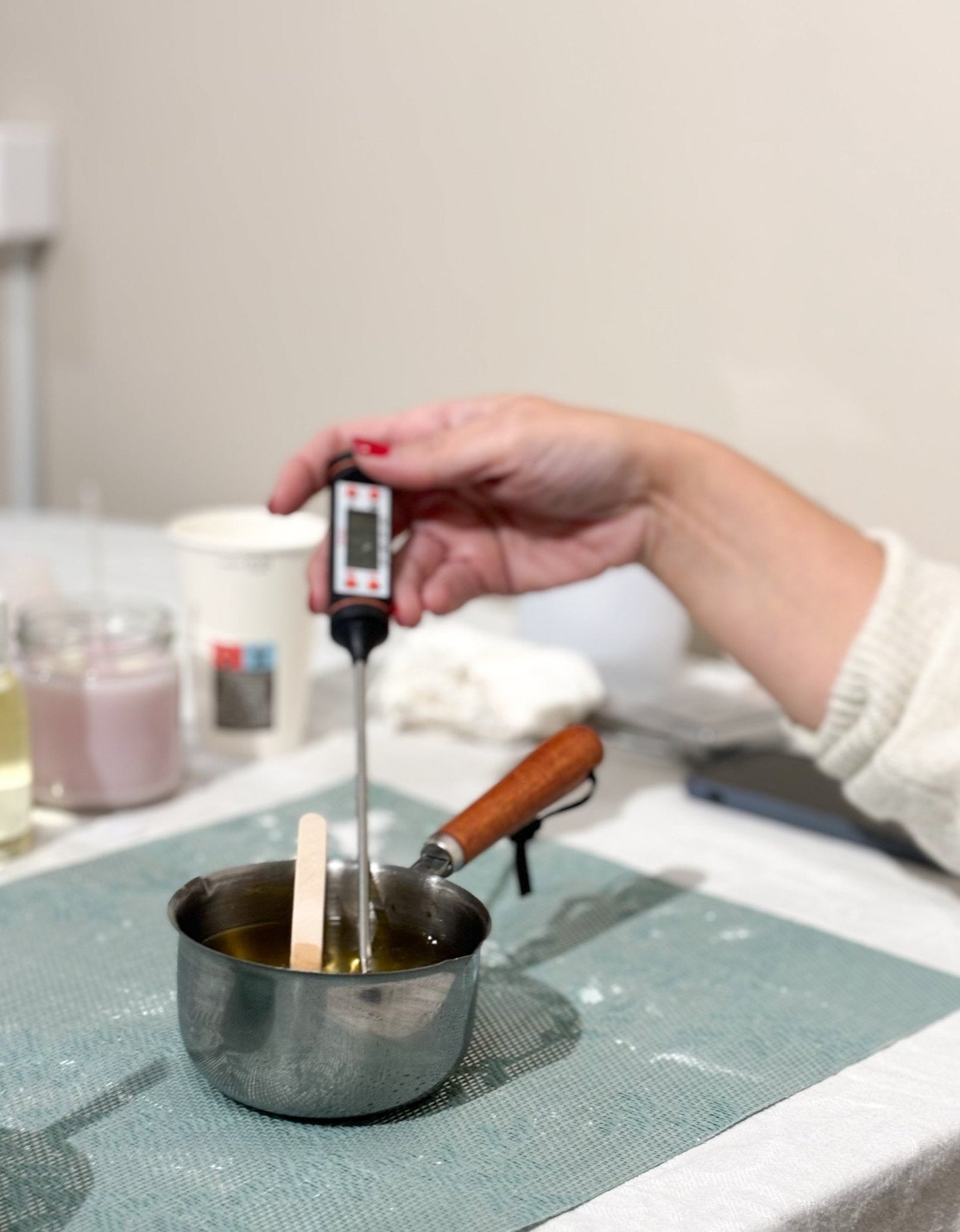 Taller de elaboración de velas aromáticas - Menta Atelier