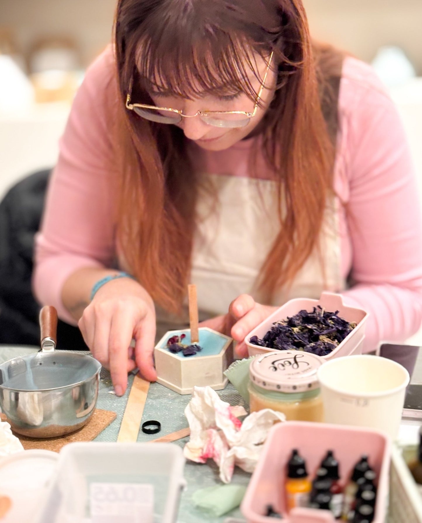 Taller de elaboración de velas aromáticas - Menta Atelier