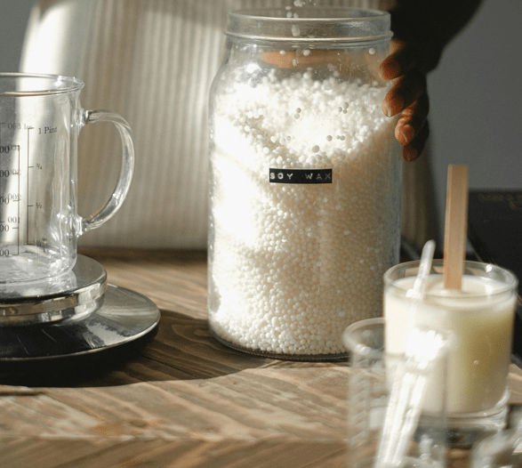 Cera de soja para hacer velas en molde y wax melts - Menta Atelier