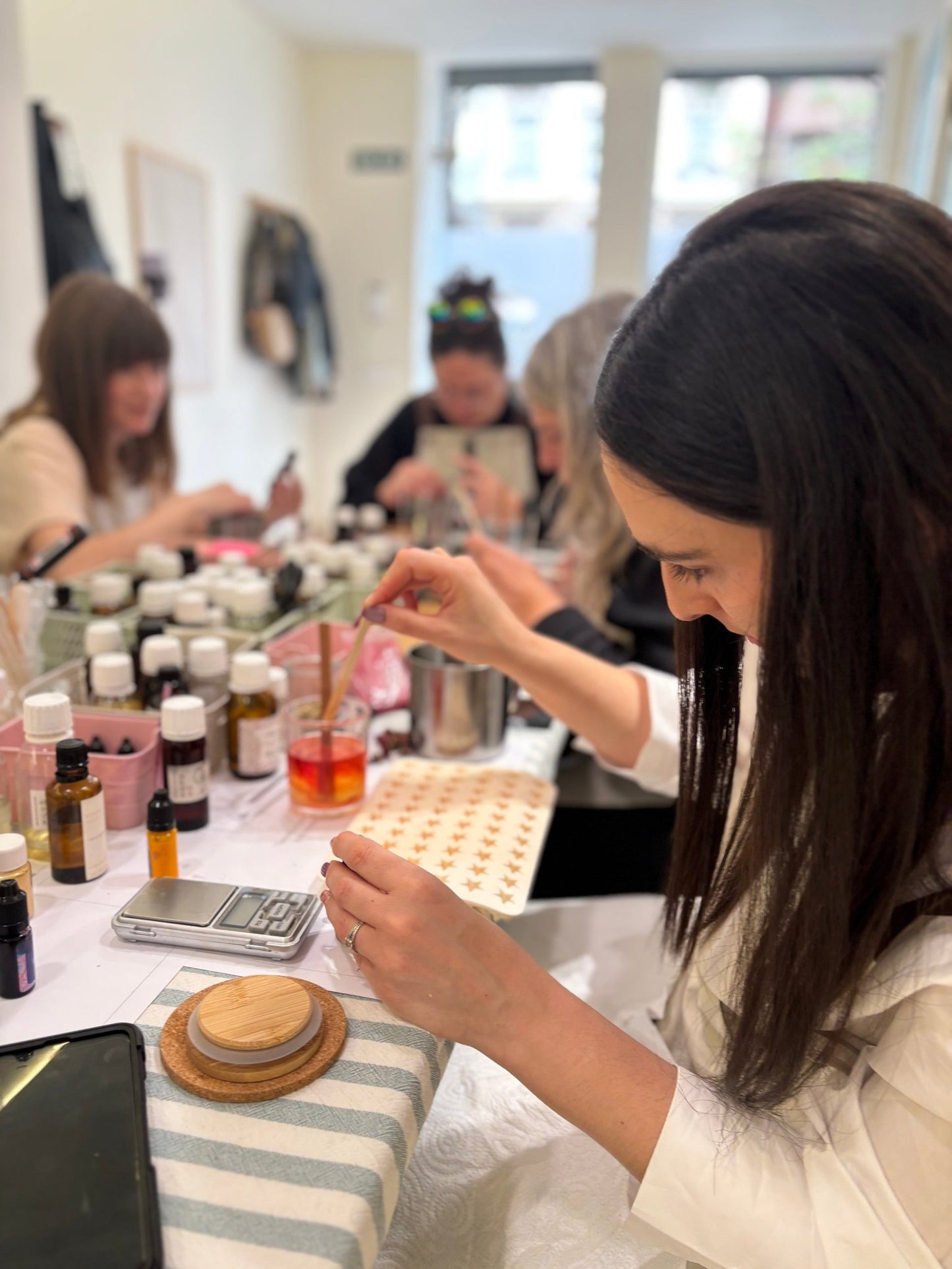 Taller de elaboración de velas aromáticas - Menta Atelier